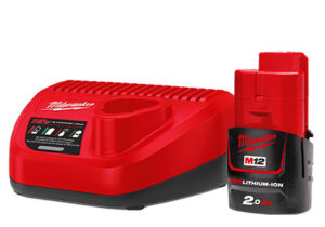 Milwaukee M12 NRG-201 Set akumulator in polnilnik M12